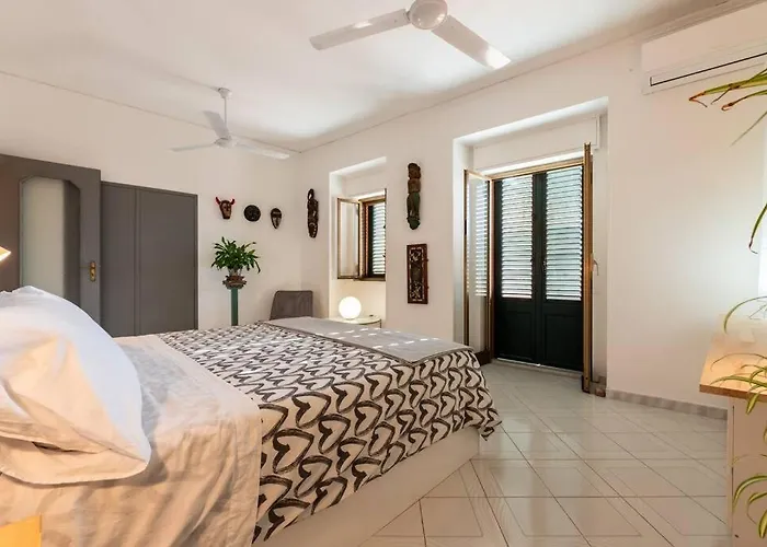 Appartement Bella Vista Sant Orsula 2 Bedroom View Terrace Historic Center Spacious Termini Imerese